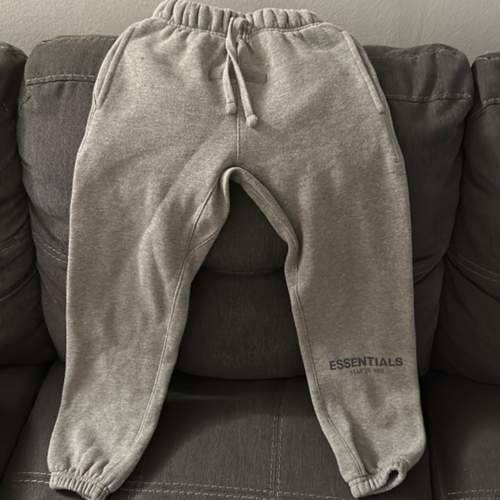grey essentials fear of god sweats 6/7